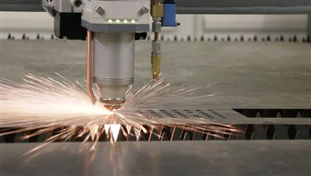 Cutting machine with fiber laser technology